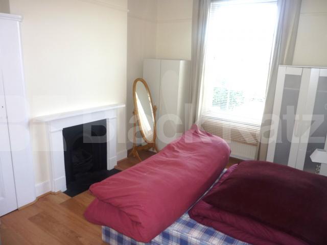 			UNDER OFFER!, 1 Bedroom, 1 bath, 1 reception Flat			 Bartholomew Villas, KENTISH TOWN
